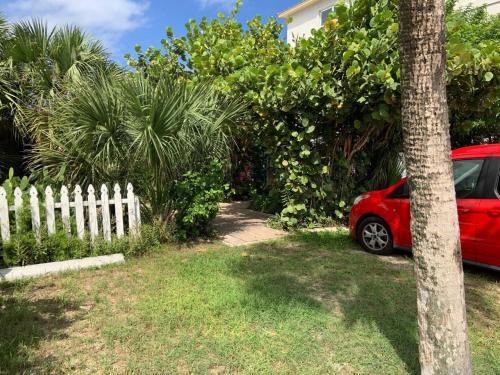 Oleander Cottage- in the Heart of Flagler Beach and steps to the Beach!