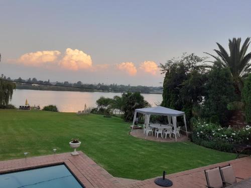 Vista, The Lakehouse BnB in Brakpan