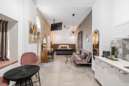 dapur, Old City Boutique - By La Finca Hotel in Beer Sheva