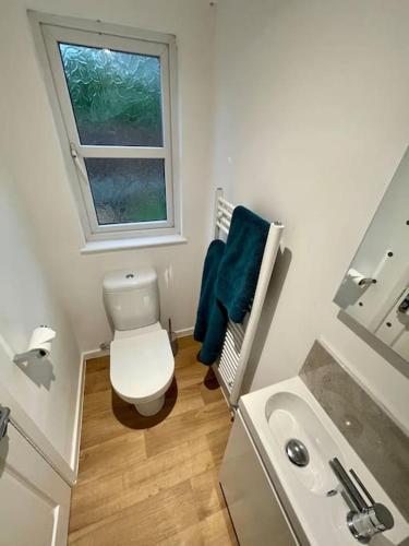 *Close to Beach* One Bedroom Suite with Parking 5