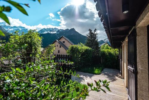 Serre Chevalier Monêtier les Bains T3 jardin Appartement les Mélèzes (Serre Chevalier Monetier les Bains T3 jardin Appartement les Melezes) in Le Monetier-les-Bains