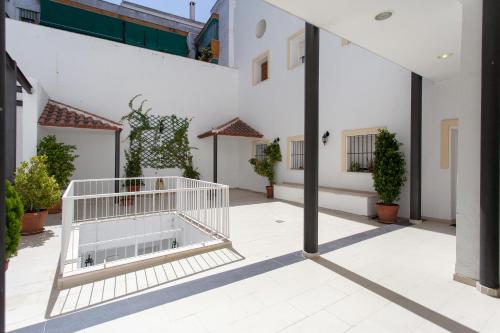 Apartamentos Diaber San Leandro - image 3