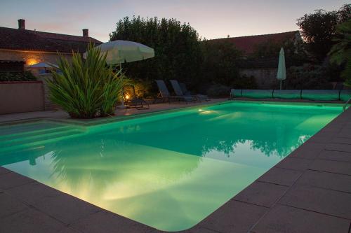 Grand gîte jusqu'à 7 personnes, avec piscine