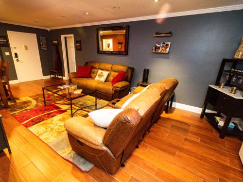 Perfect DTWN 2 Bed Condo with Cali King Bed and Gym in Atlanta, USA