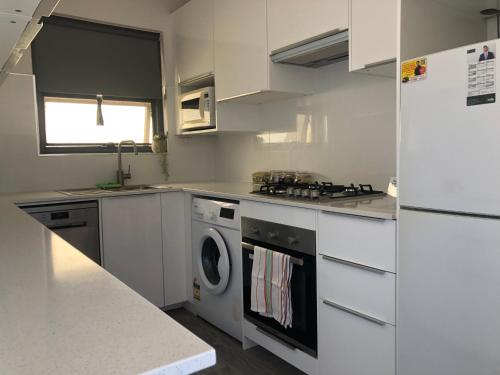 Konyha, The Somerton Beach Retreat in Brighton