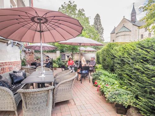 Former Mayor's Villa in Gernrode with Own Cafe and Balcony