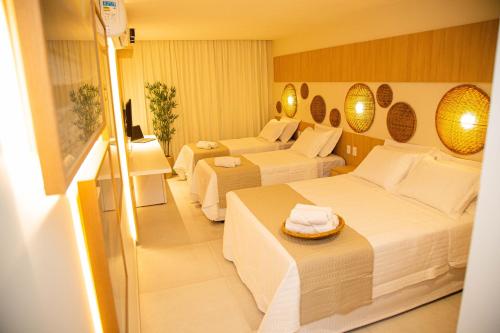 Deluxe Quadruple Room image 6