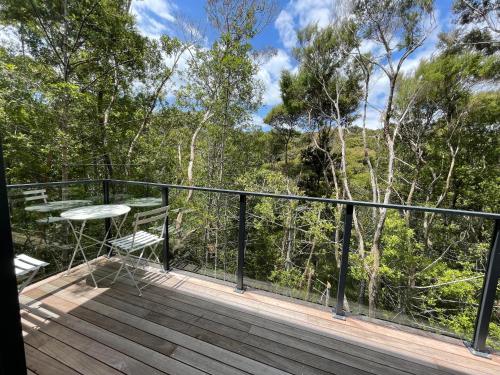 Balcony/terrace, Treehouse Hideaway in Opua