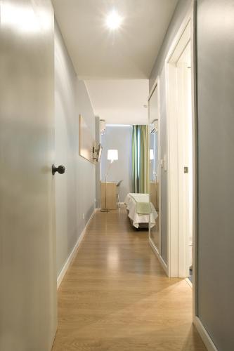 Single Room image 4