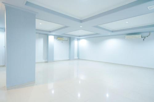 Urbanview Hotel Syariah De Umbrella Ciputat