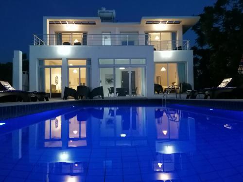 BLUE HORIZON – khách sạn tại Esentepe