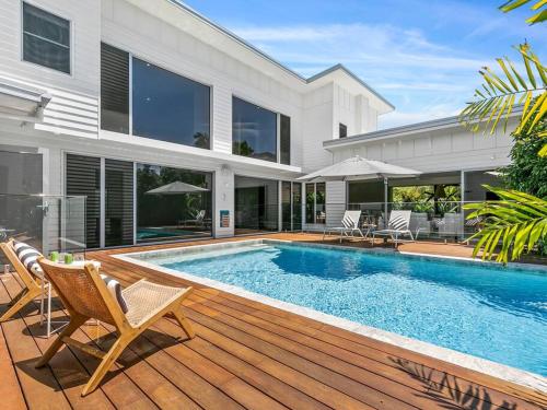 Sunrise Beach Luxury Home - Style & Sophistication