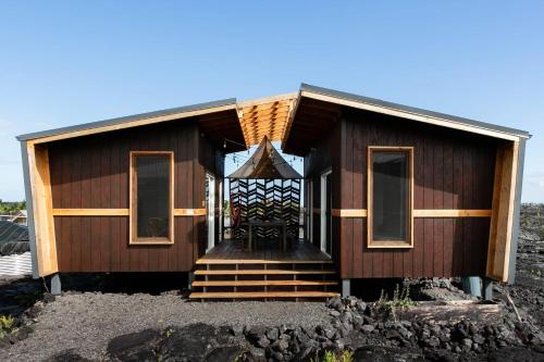 THE OHANA HOUSE, Amazing Tiny Home on A Volcanic Lava Field!