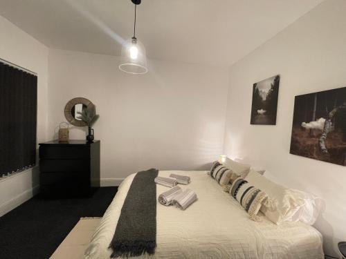 Urban 3 Bedroom Home in Kings Heath-Great Location, Birmingham (photo 9)