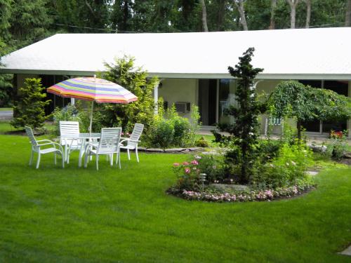 Hamptons Vacation Inn - 정원