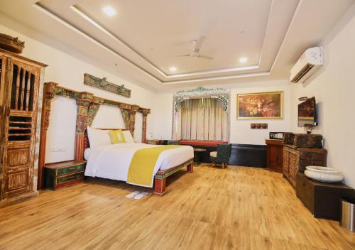 room detail thumbnail 1