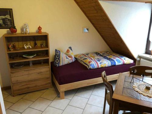 Ferienwohnungen Familie Mickley 7.5km von Dersekow entfernt