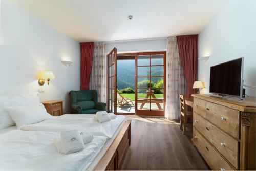 Deluxe Double Room with Terrace