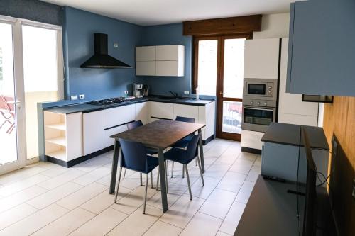 Kitchen, Appartamento Prada in Endine Gaiano