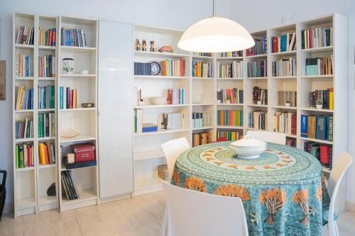 076 - Casa La Libreria, Centro città di Chiavari, 500 metri da mare e spiagge - 2 CAMERE DA LETTO, Chiavari (Foto 10)