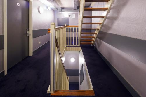 Hotel CC - image 13