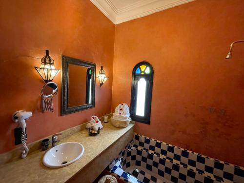 Superior Double Room image 6
