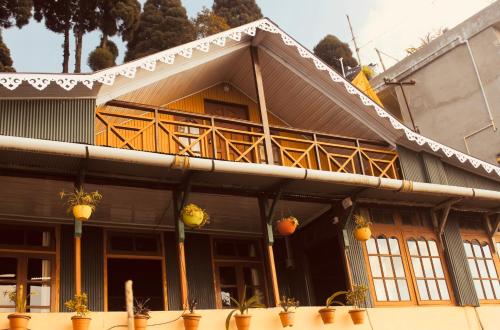 . Ridge View Chalet Homestay
