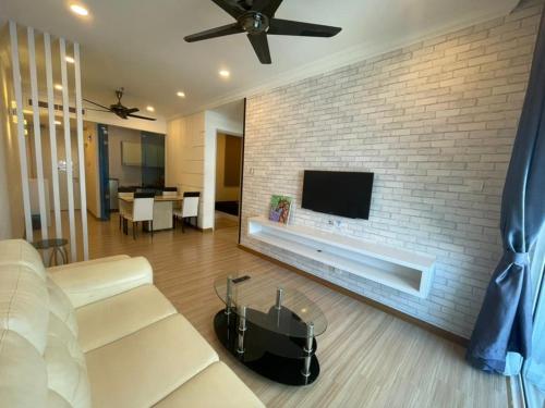 The Wave 2BR SEAVIEW - High Floor l Unifi The Wave 2BR SEAVIEW - High Floor l Unifi