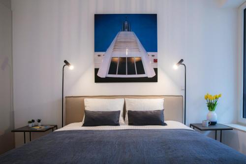 One-Bedroom Apartment image 6