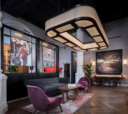 Radisson RED Hotel, Liverpool, Liverpool (photo 9)