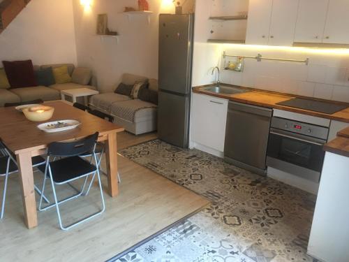 Charming house next to the sea and Barcelona for 6 in Badalona