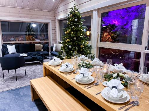 Santa's Luxury Boutique Villa, Santa Claus Village, Apt 2 - Accommodation - Rovaniemi