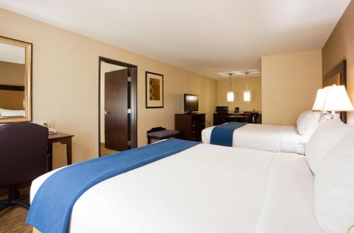 Holiday Inn Express & Suites Madison-Verona, an IHG Hotel