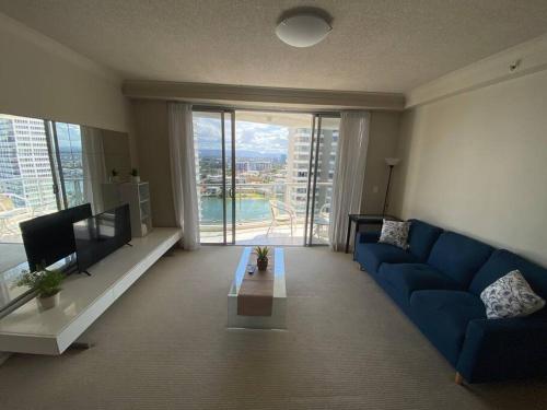 Beautiful 2 bedroom chevron apartment