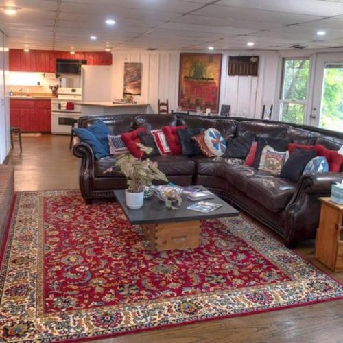 2 Bedroom Apartment overlooks WCU and Cullowhee NC - Smoke and Pet free in Sylva, USA