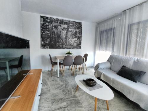  Apartamento y Parking en pleno CENTRO, DAMAS in Huelva