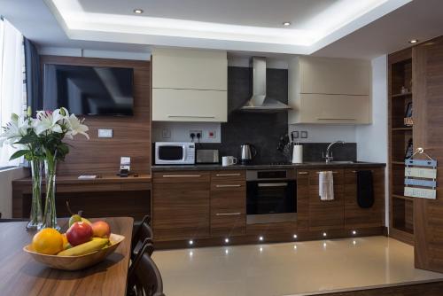 เลอ โกรฟ เซอร์วิส อพาร์ทเมนท์ (Le Grove Serviced Apartments) in วัตฟอร์ด