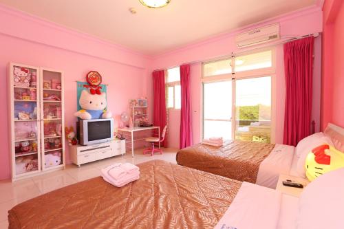 Tabo House Tabo House is perfectly located for both business and leisure guests in Hualien. The property offers a wide range of amenities and perks to ensure you have a great time. Service-minded staff will welc