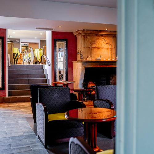 ห้องส่วนกลางสำหรับนั่งเล่น/ดูทีวี, Auberge du Manet in มองติกนี เลอ บรูตงนิช