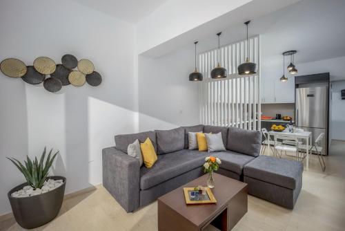 2 bedrooms, 5 beds