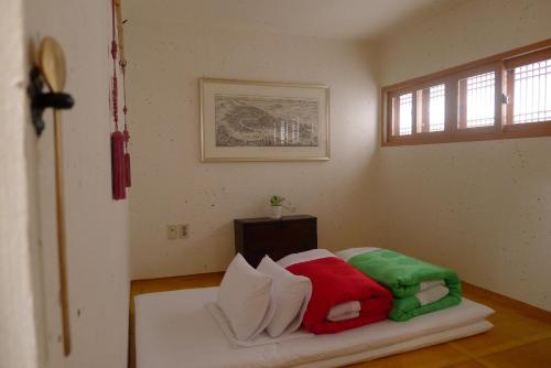 Korean-Style Standard Quadruple Room room in Renewal Open!!! Entire Place Traditional Stay Xiwoo  時雨 시우 한옥독채