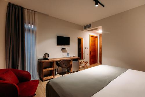 411248630 Address Boutique Hotel