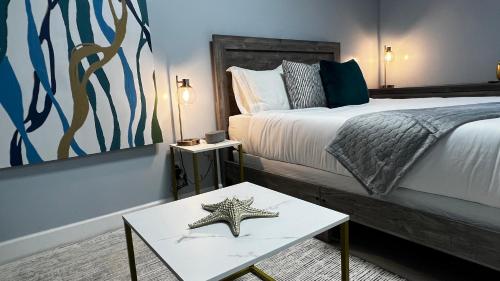 1 queen bed, 1 sofa bed