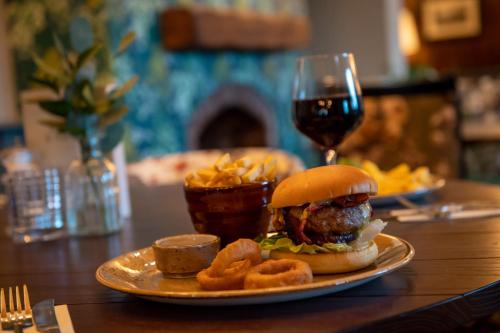 411253757 The Red Lion Inn by Chef & Brewer Collection