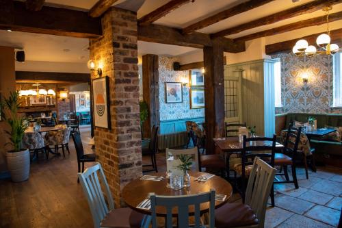 411255064 The Red Lion Inn by Chef & Brewer Collection