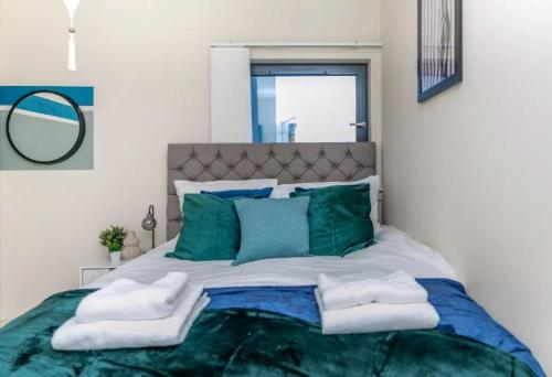 Stunning Glasgow Apartment Sleeps 10 - Parking - Balcony, Glasgow (photo 10)