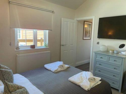 Lakeside Retreat at The Bay Filey, sleeps 4, 2 non-shedding dogs welcome for free Lakeside Retreat at The Bay Filey, sleeps 4, 2 non-shedding dogs welcome for free