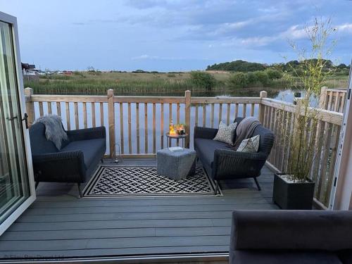 Lakeside Retreat at The Bay Filey, sleeps 4, 2 non-shedding dogs welcome for free Lakeside Retreat at The Bay Filey, sleeps 4, 2 non-shedding dogs welcome for free