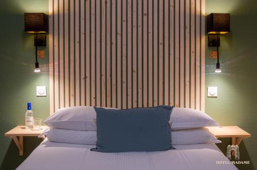 Double Room image 10