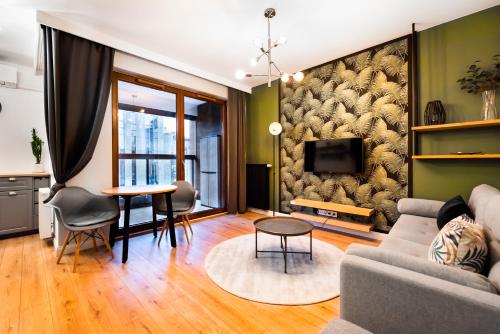 Grzybowska Luxury Apartment by BookingHost, Warsaw